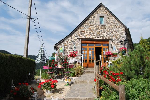 Photo Maison d'htes Albepierre bredons Martine a la maison