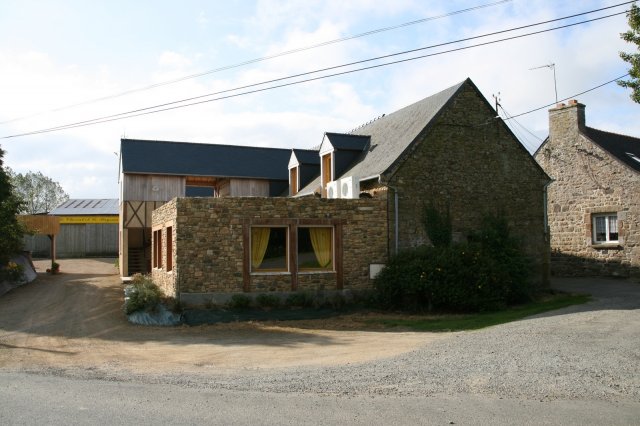 Photo Chambres d'hotes- roullottes Saint donan Ferme auberge la ville suzanne