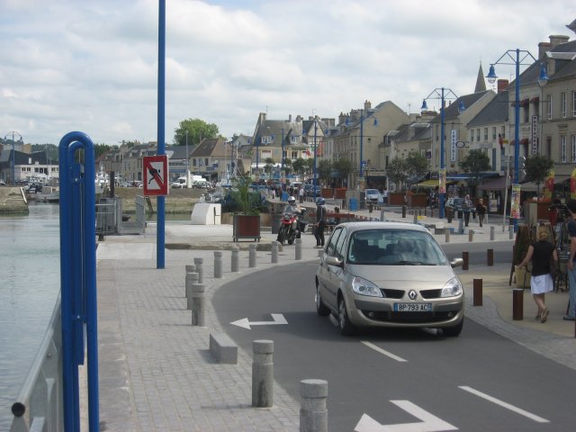 Photo Studio / Appartement Port en bessin Le retour des pcheurs