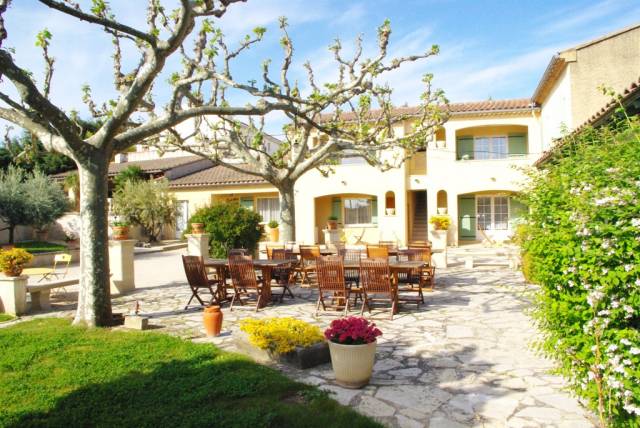 Photo Chambre d'hte Saint saturnin les avignon Le mas de l'amandier