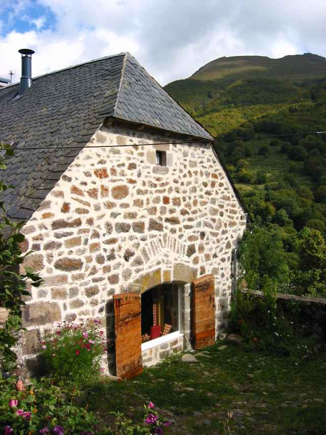 Gite  au super lioran au pied du plomb ... 