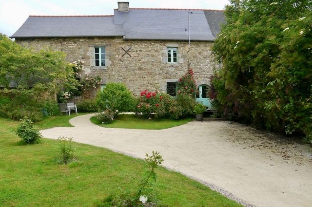  Gte de caractre entre bcherel et ti... 