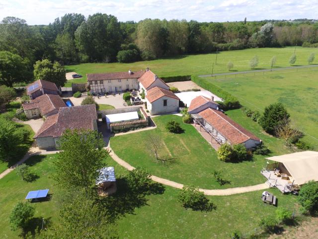 Photo Ensemble gtes espace commun Saires Le clos de saires
