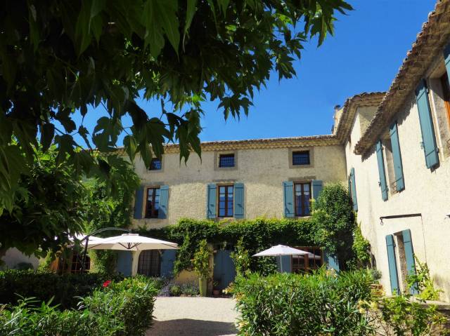 Photo Chambres d'htes et un gte Violes Le mas de la soie