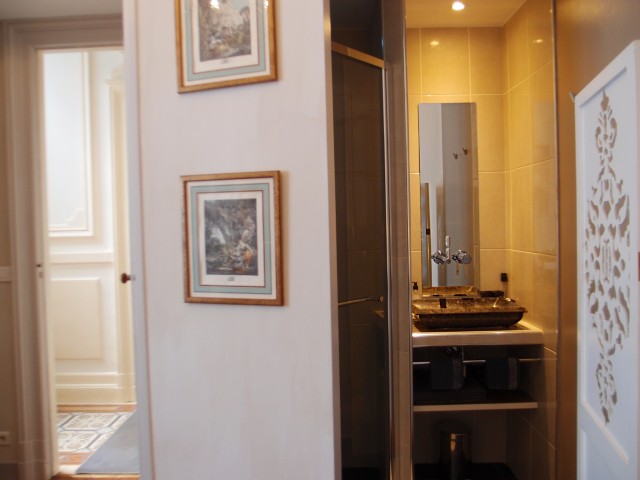 Salle d'eau chambre 2