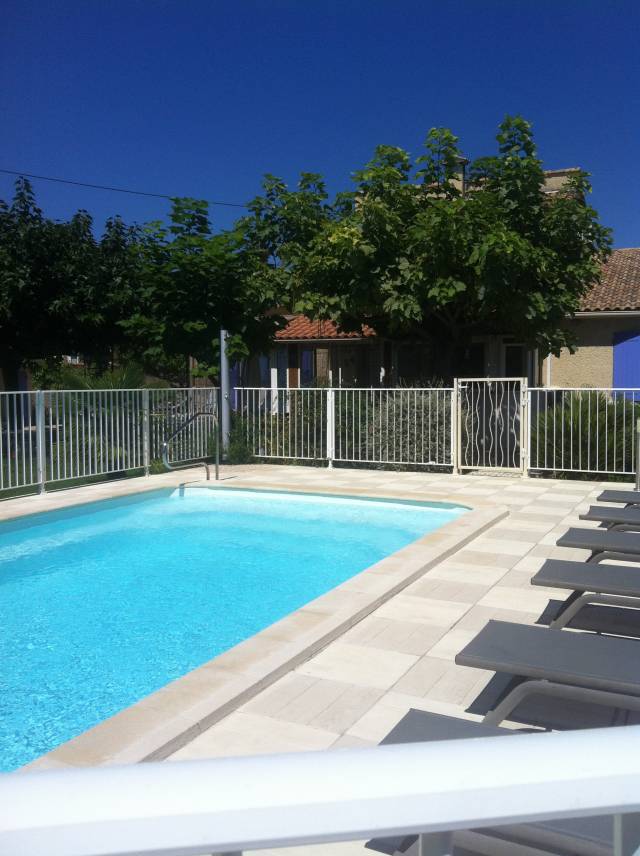La farigoule chambre d'hte climatise aux portes du luberon et d'avignon
