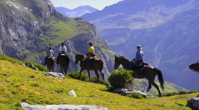 Randonne cheval montagne